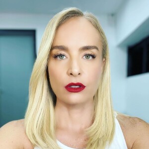 Angélica explicou aos fãs o motivo da internação do pai