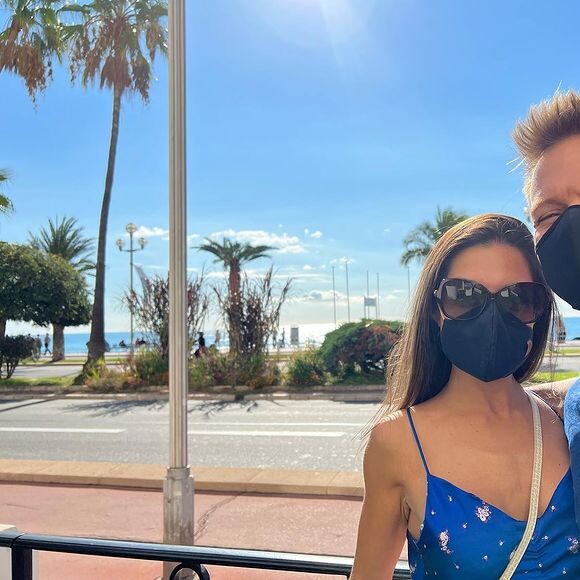 Michel Teló e Thais Fersoza curtem cidades da França em viagem de aniversário de casamento