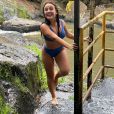 Larissa Manoela visitou uma cachoeira e registrou o momento com uma série de fotos