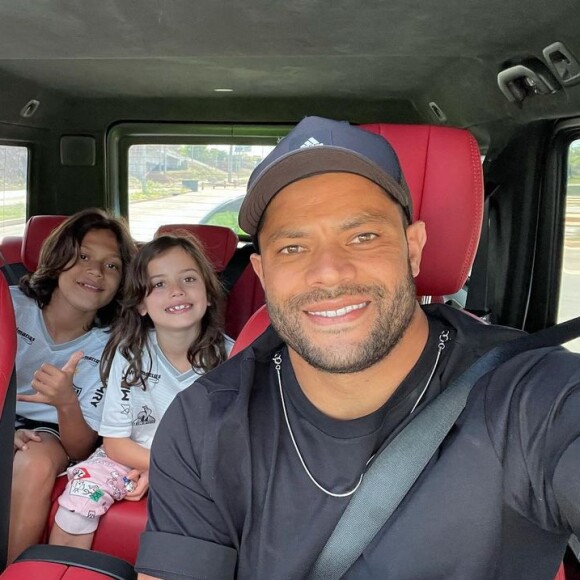 Hulk já é pai de Ian, de 13 anos, Tiago, de 11, e Alice, de 6, do casamento de 12 anos com sua ex-mulher, Iran Ângelo, tia da atual