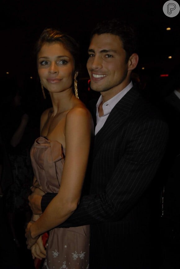 Grazi e Cauã assumiram o relacionamento em maio de 2008