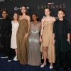 Angelina Jolie foi ao evento de lançamento da produção na companhia de cinco dos seus seis filhos com o ator Brad Pitt