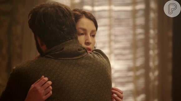 Na novela 'Gênesis', Judá (Thiago Rodrigues) se agarra com Muriel (Rhaisa Batista) já sem vida