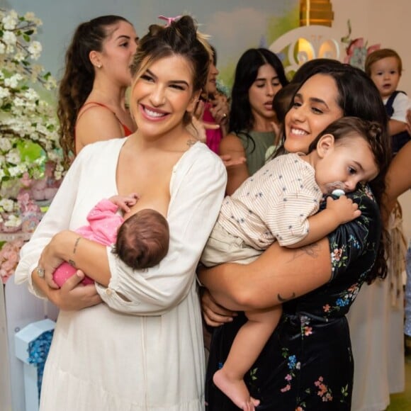 Lorena Improta se declarou para a família em festa de um mês da filha