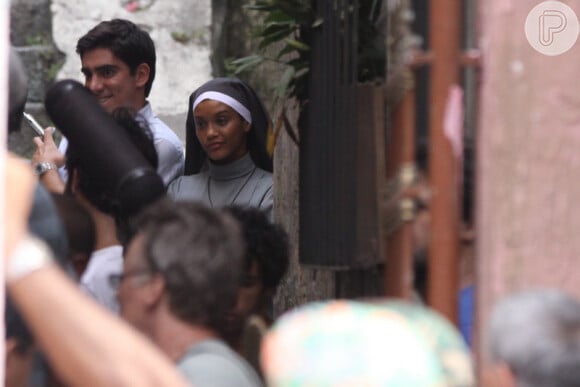 Taís Araújo gravou as primeiras cenas da minissérie vestida de freira