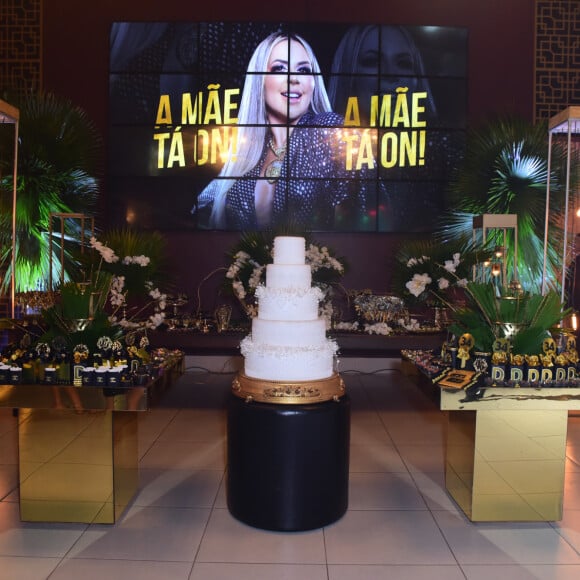Deolane Bezerra gastou cerca de R$ 4 milhões em sua festa de aniversário e distribuiu lembrancinhas de R$ 500 para cada convidado