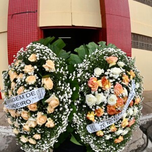Morte de Marília Mendonça: famosos já enviam coroas de flores para a artista