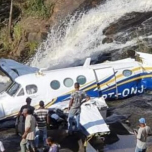 Segundo o médico, todos os passageiros do avião já estavam sem vida quando a equipe de resgate chegou