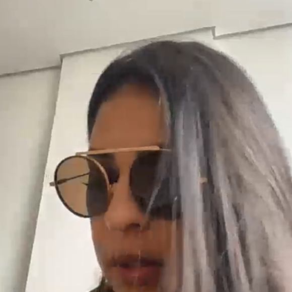 Simone aparece abatida ao falar sobre a morte de Marília Mendonça nesta segunda-feira (08)