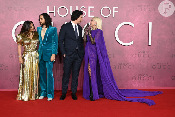 'Casa Gucci': Lady Gaga se diverte com colegas de elenco em pré-estreia britânica