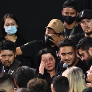 Henrique e Juliano e Maiara e Maraisa cantaram no velório de Marília Mendonça