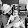   Em foto postada por Juliano, Abicieli, tio de Marília Mendonça, aparece com a filha de 6 meses  