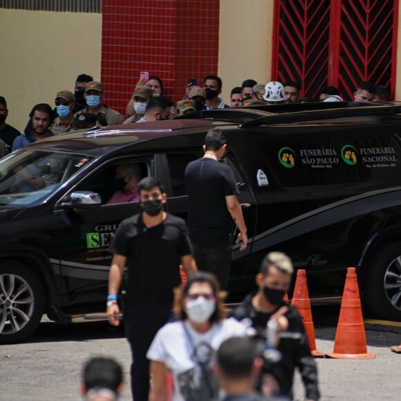 Velório de Marília Mendonça contou com a presença de sertanejos amigos da cantora