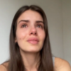 Camila Queiroz chorando após demissão da Globo
