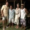 O encontro de Grazi Massafera e Alexandre Machafer com a família da atriz aconteceu no Rio de Janeiro. Na foto, eles aparecem juntos de hóspedes de um hotel.