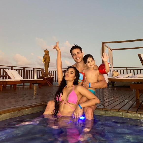 Flay quer uma festa grandiosa para celebrar seu casamento