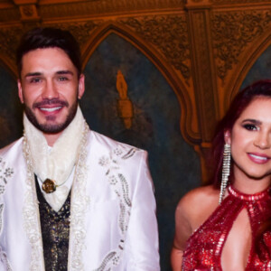 Festa de aniversário de Flay contou com a presença de amigos famosos da cantora