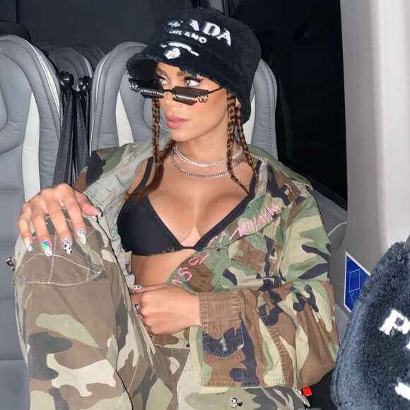 Anitta mora nos Estados Unidos, onde se dedica à carreira internacional