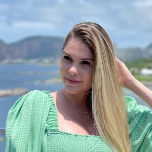 Grávida, Bárbara Evans sentiu dores de barriga