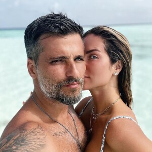 Giovanna Ewbank e Bruno Gagliasso estão em hotel de luxo nas Maldivas, o Patina Maldivas, com diárias a partir de R$ 14 mil