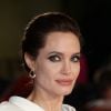 De acordo com o site "X17", Angelina Jolie voltava da pré-estreia de seu novo filme 'Invencível', quando bateu de carro