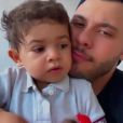   Leo, filho de Marília Mendonça e Murilo Huff, brinca ao lado do pai em novo vídeo  