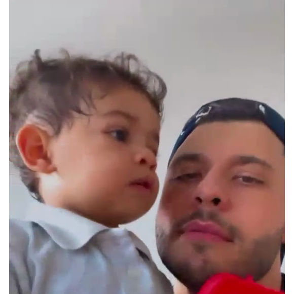 Murilo Huff pede carinho ao filho Leo em novo vídeo