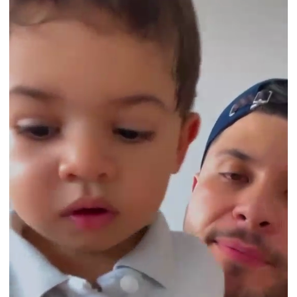 Murilo Huff pediu beijo do filho Leo, mas o pequeno saiu sem atender ao pedido