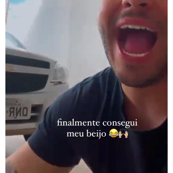 Murilo Huff comemorou após ganhar beijo de Leo, filho que teve com Marília Mendonça 