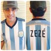 Em seu Instagram, Zezé Di Camargo agradeceu os fãs argentinos pela camisa que ganhou com o seu nome: 'Ganhei de presente do meu fã clube em Buenos Aires. Gracias Argentina!'