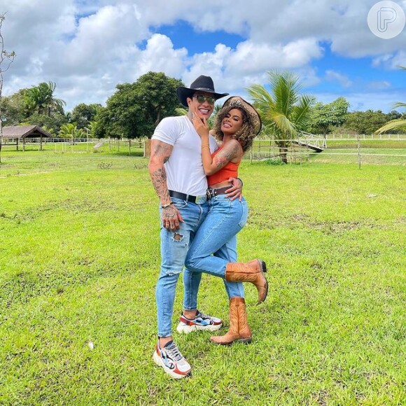 Victor Igoh, noivo de Sthe Matos, excluiu todas as fotos com a ex no Instagram após anunciar fim do noivado por suas atitudes em 'A Fazenda 13'