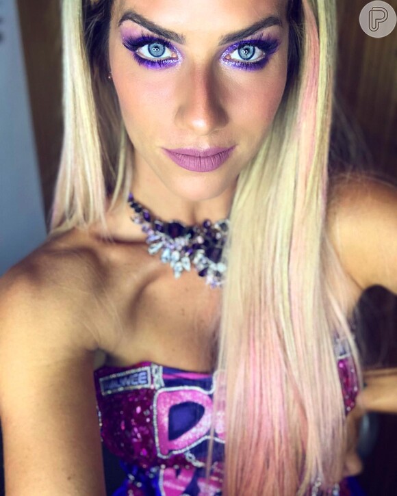 Maquiagem de Giovanna Ewbank: atriz escolheu paleta cromática do Very Peri para look de Carnaval