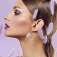 Maquiagem com a Very Peri combina com tons de roxo, lavanda e lilás