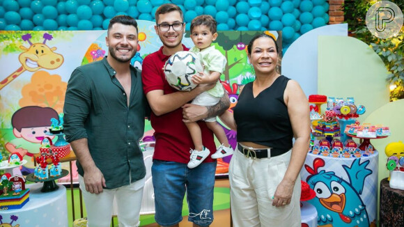 Ex de Marília Mendonça, Murilo Huff posou com mãe e irmão da cantora no aniversário do filho