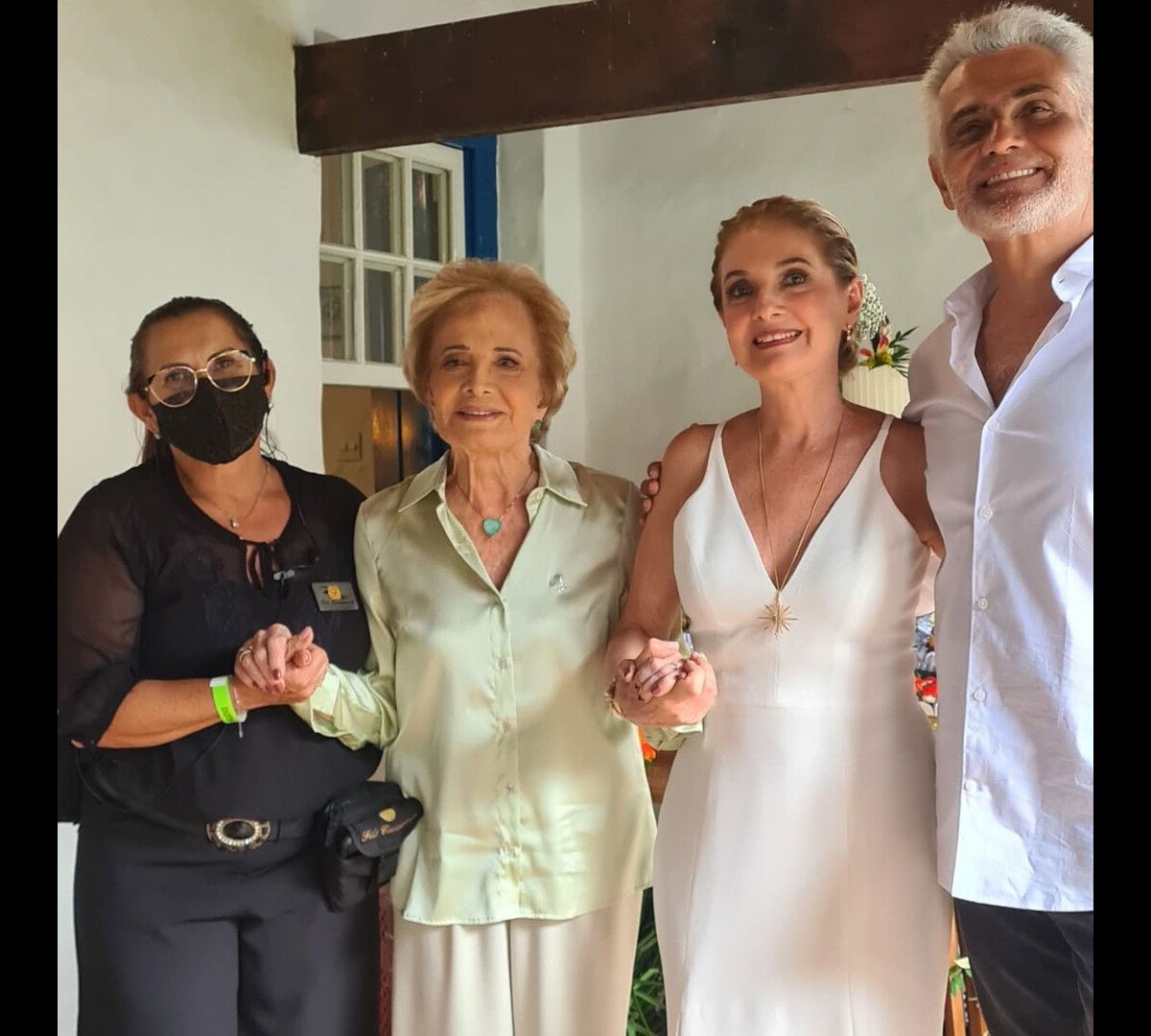 Foto Gloria Menezes Ao Lado Dos Filhos Maria Amélia E Tarcísio Filho