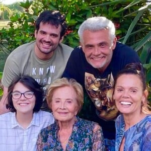 Gloria Menezes com Mocita Fagundes, sua nora, e Tarcísio Filho