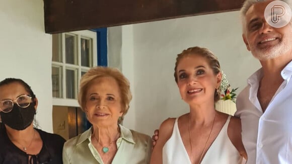 Glória Menezes se emocionou no casamento da filha, Maria Amélia