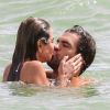 Luciana Gimenez trocou beijos com o namorado, o economista Renato Breia, em 31 de dezembro de 2021