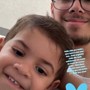 Filho de Marília Mendonça posa com o tio, João Gustavo