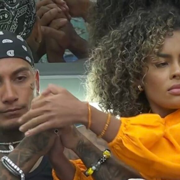 Em 'A Fazenda 13', Sthe Matos e Dynho Alves protagonizaram cenas de extrema intimidade