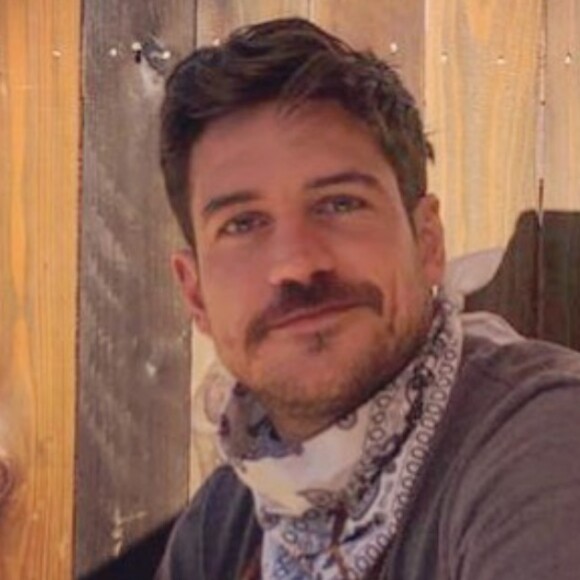 Marco Pigossi relata processo de se assumir homossexual