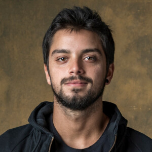 Marco Pigossi relembra época em que surgiram boatos de que ficava com Rodrigo Simas