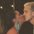Mariana Rios e João Guilherme se beijaram em Fernando de Noronha