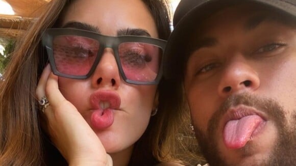 Assumidos! Neymar compartilha momento de descontração com a namorada, Bruna Biancardi. Veja!