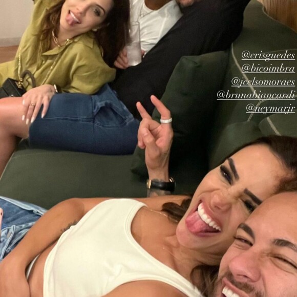 Neymar e Bruna Biancardi compartilham alguns momentos juntos nas redes sociais