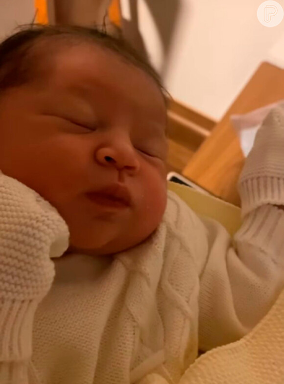 Amélia, filha de Yanna Lavigne e Bruno Gissoni, nasceu nesta terça-feira, 18 de janeiro de 2022, no Rio de Janeiro
