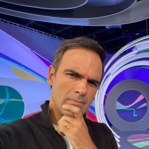 'BBB 22': Tadeu Schmidt: 'Fui dormir tarde, mas já arregalei os olhos cedinho, pensando na noite de hoje!'