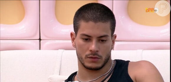 Arthur Aguiar revelou no 'BBB 22' que não levou roupas e objetos que remetessem à Mayra Cardi para não sentir saudade