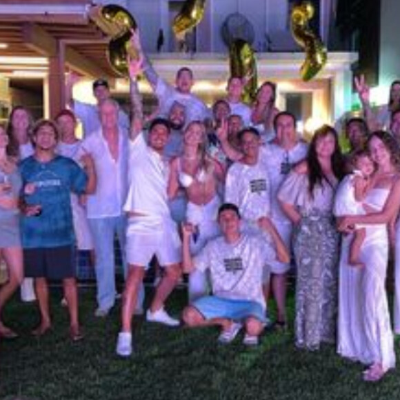 Yasmin Brunet e Gabriel Medina chegaram a passar o ano novo na casa com a família