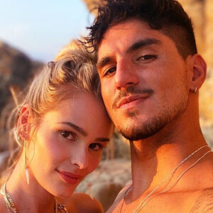 Yasmin Brunet e Gabriel Medina, que acabaram de romper o casamento de quase dois anos, estão vendendo a mansão em que moraram juntos pelo valor de R$ 8 milhões